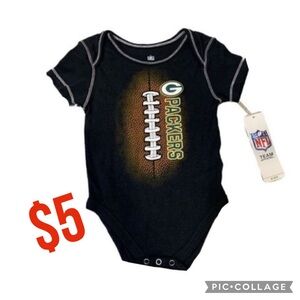 $5 item/ NWT Green Bay Packer 12 months onesie